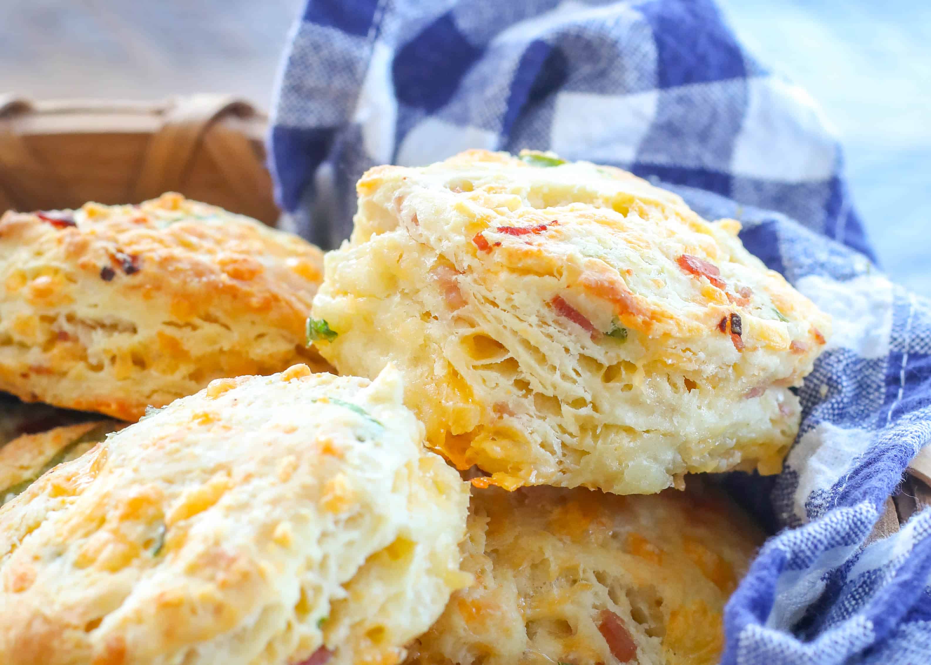 Fluffy Ham & Cheddar Biscuits: Delicious Make-Ahead Treat